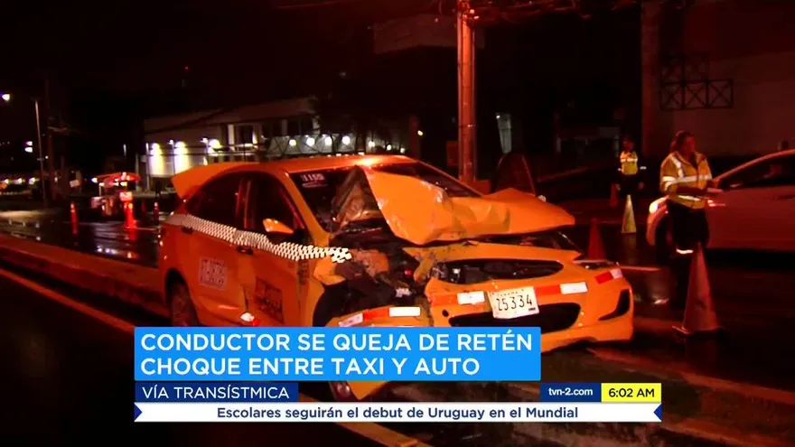 Autos chocan por retén
