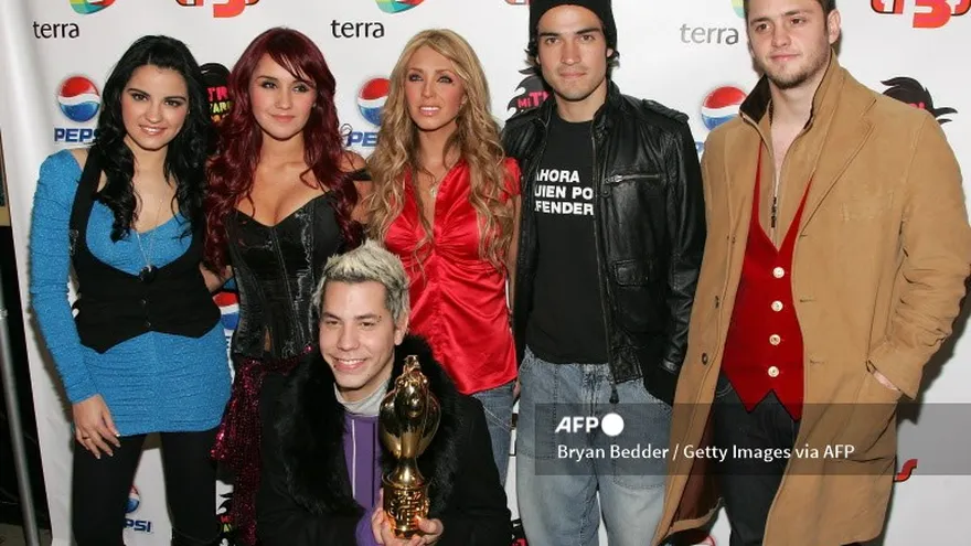 Maite Perroni, Dulce Maria, Christian Chavez, Anahi, Alfonso Herrera y Christopher Uckermann de RBD
