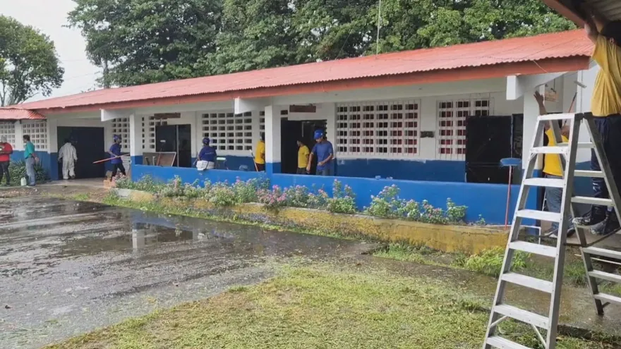 Más de 80 escuelas en Bocas del Toro serán intervenidas con programa de mantenimiento, según Meduca