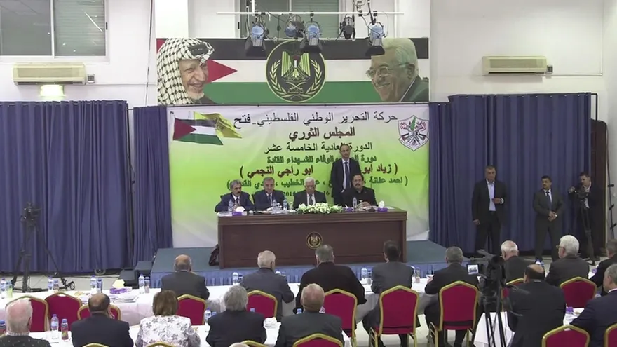 Se disuelve el gobierno palestino