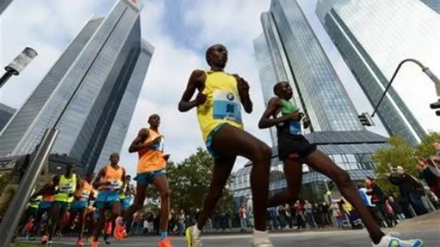 Mark Kiptoo gana el Maratón de Francfort