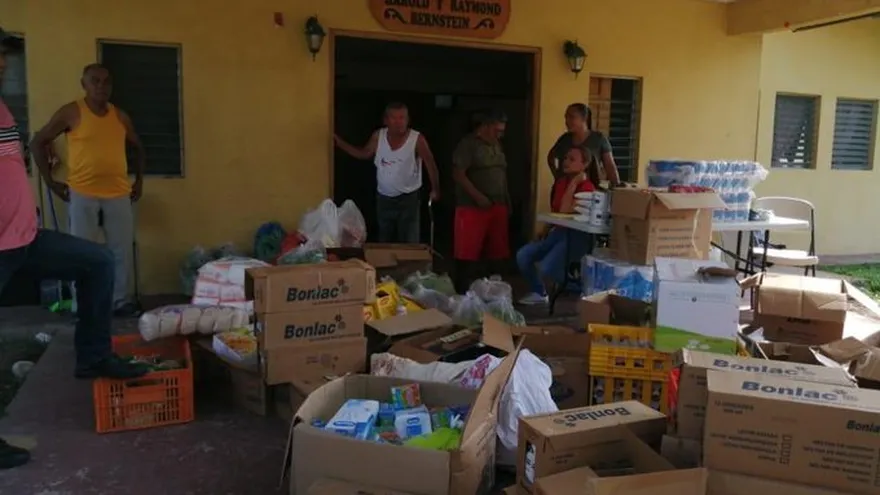 Entrega de comida en Bocas del Toro