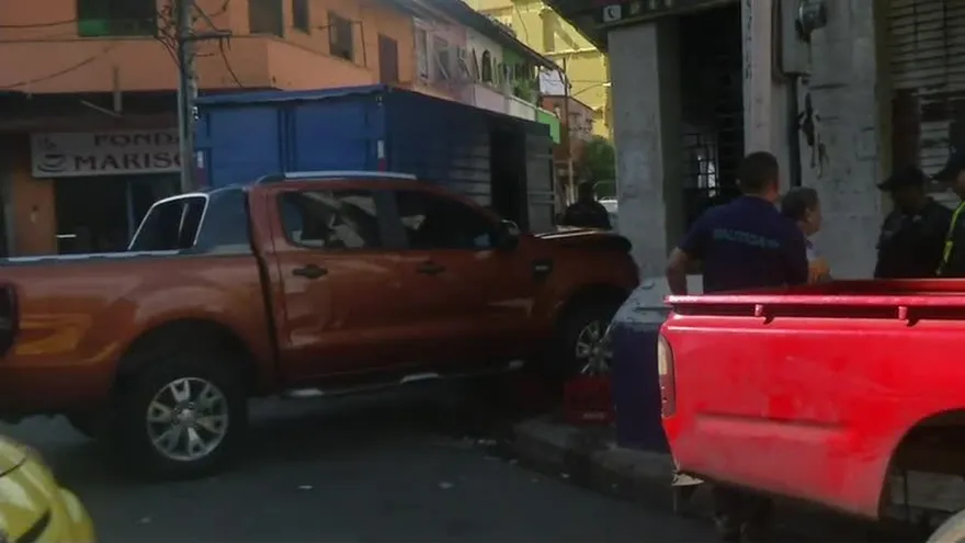 Accidente en Santa Ana deja tres heridos