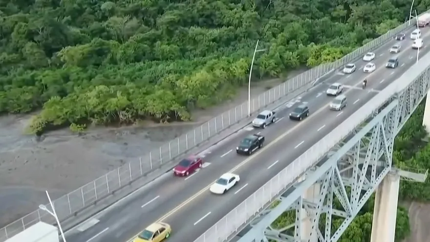 Reparaciones en Puente de Las Américas