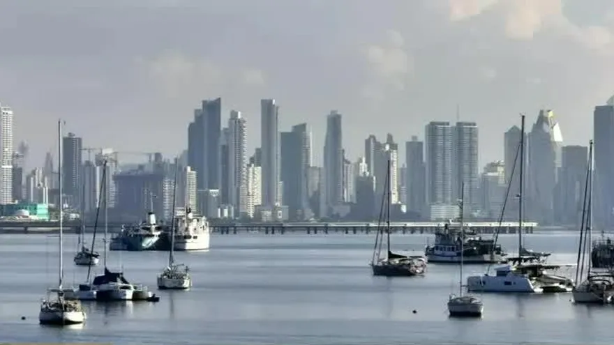 Emiten aviso de vigilancia por mareas máximas en el Pacífico