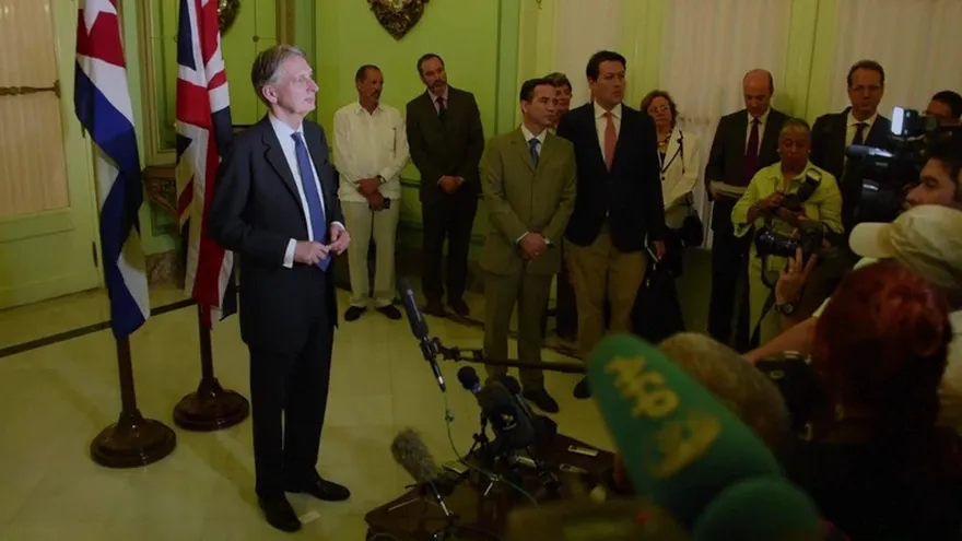 Canciller británico visita Cuba por primera vez desde 1959