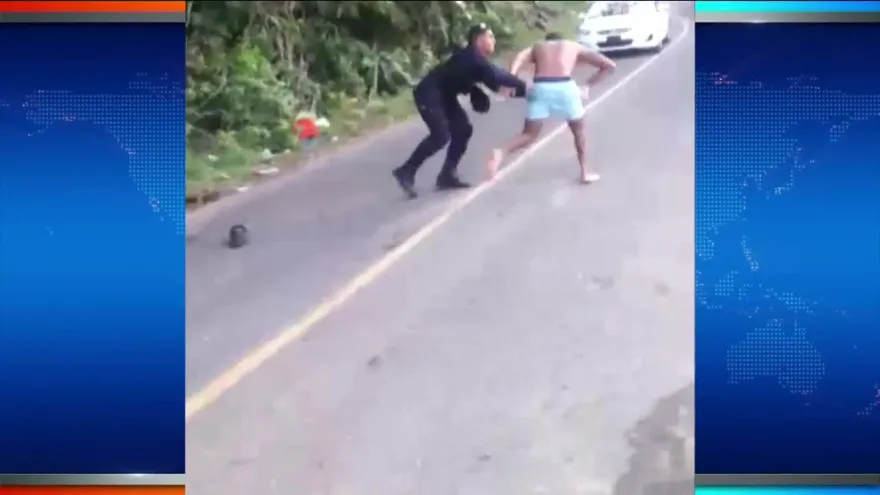 Confuso incidente entre la policía y bañistas en Colón