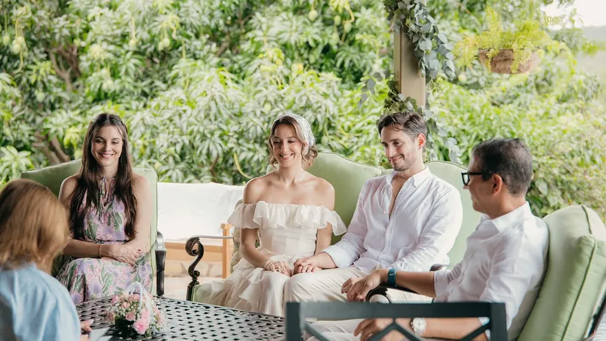 La actriz y cantante panameña Mafe Achurra contrae matrimonio con Diego De Obaldía