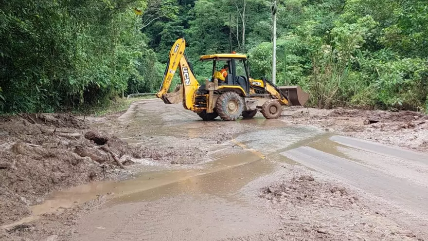 MOP inicia labores de limpieza en carretera Chiriquí Grande – Gualaca tras deslave