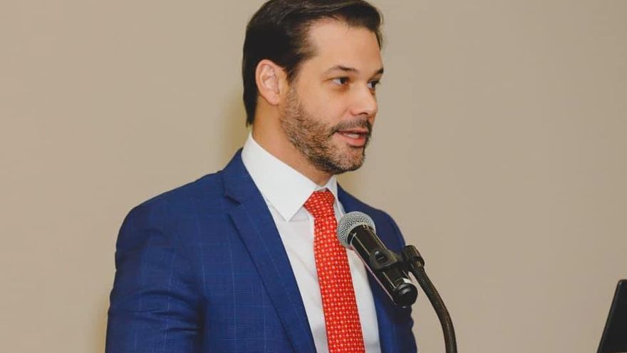 Ramón Martínez, ministro de Comercio e Industrias.