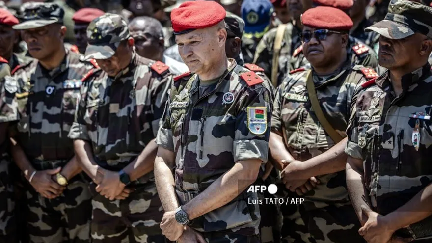 El general Démosthène Pikulas fue investido durante una ceremonia oficial en presencia del ministro Manantsoa Deramasinjaka Rakotoarivelo.