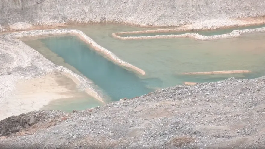 Ambientalistas y empresarios reaccionan al inicio del plan para la mina de Donoso.