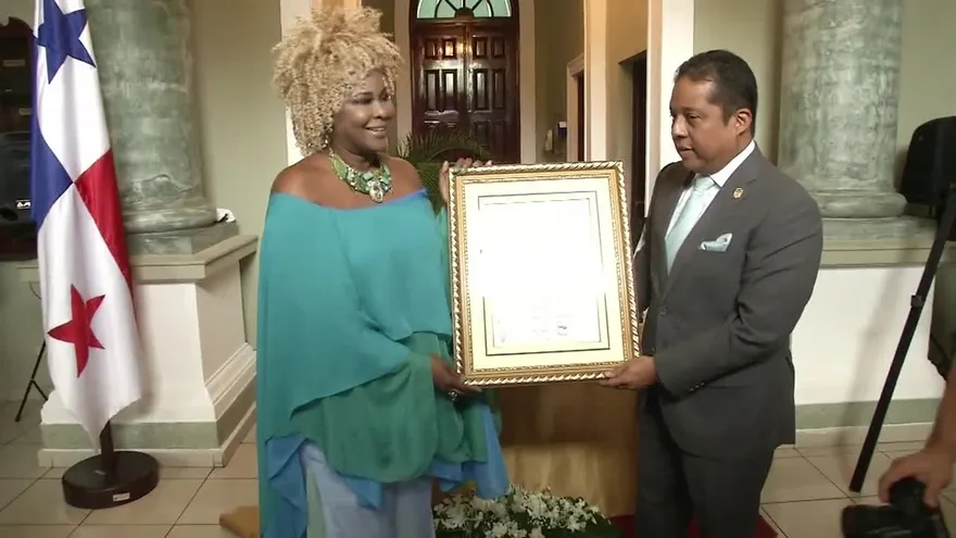 Noticiero AM 26 de abril del 2017 - Bloque 3