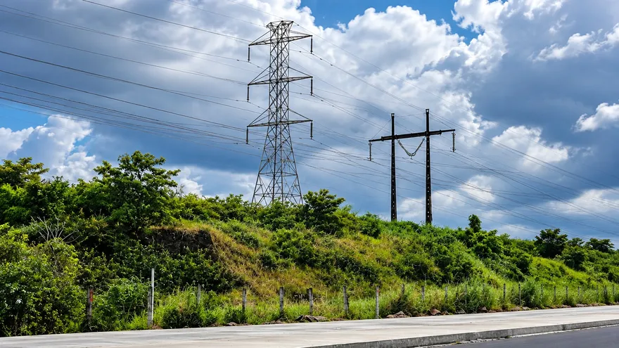 Imagen de torres del tendido eléctrico