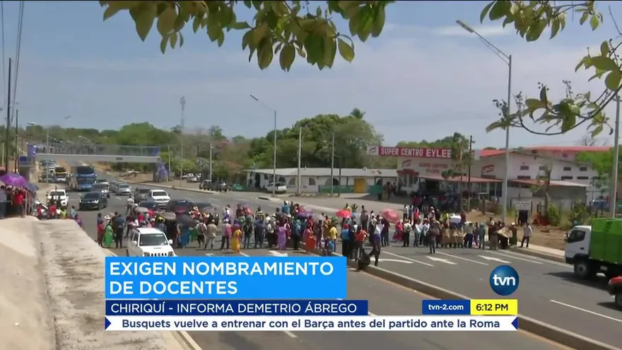 Protestan para exigir nombramiento de docentes y construcción de carretera