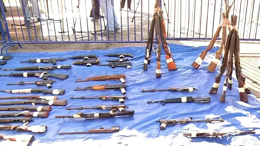 Destruyen más de 400 armas de fuego