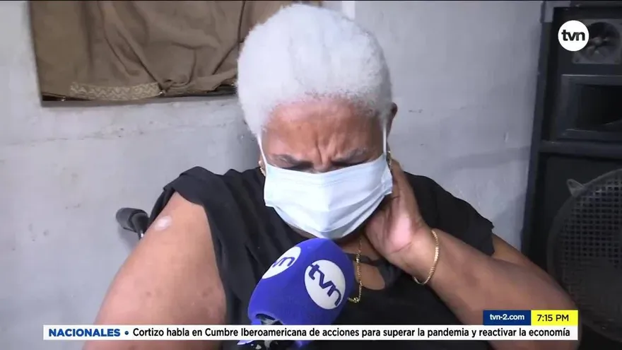 Emoción de chorrilleros tras recibir su primera dosis de vacuna contra el coronavirus