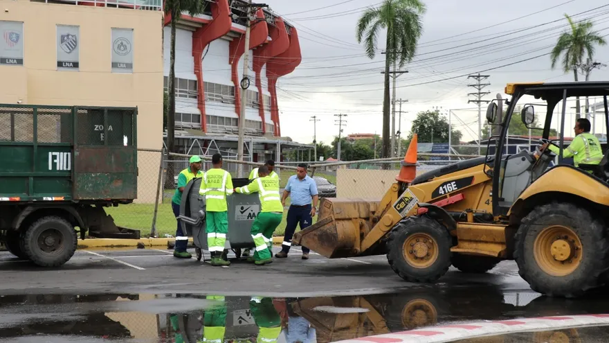 Operación limpieza en la Ciudad Deportiva Irving Saladino