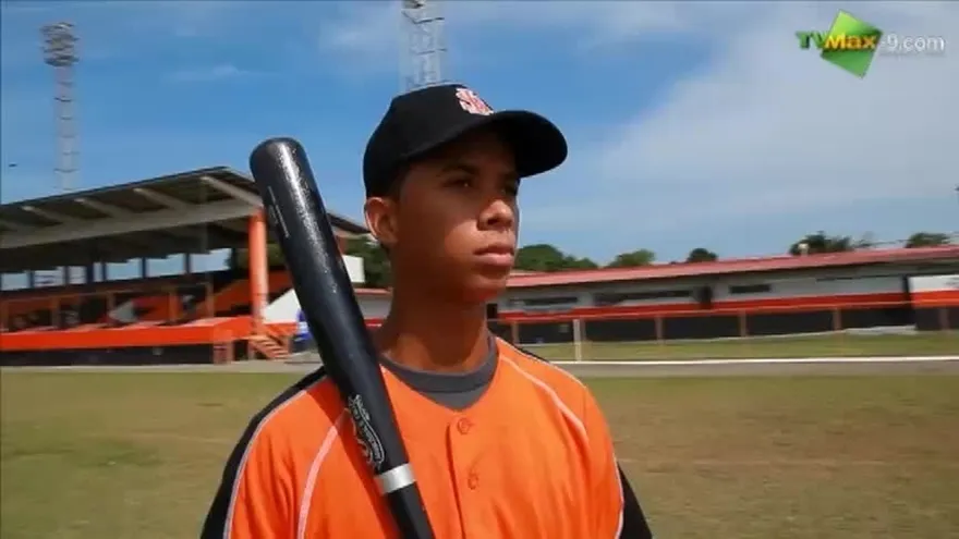 El es Alberto Saez Jr. jugador de Los Santos