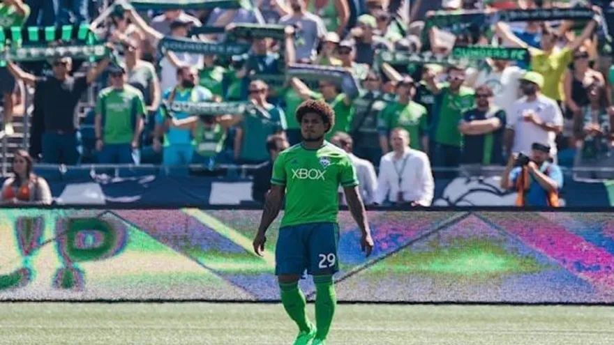 Román Torres, incluido en la lista de activos con Seattle Sounders