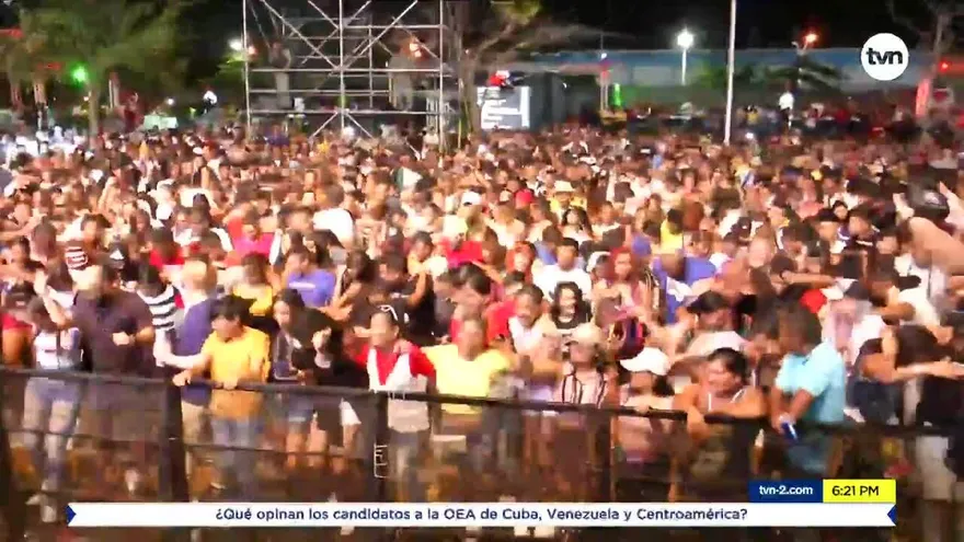 Panameños disfrutan del último día de carnaval en la Cinta Costera