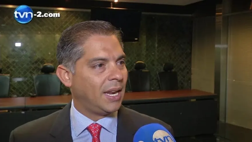 Comisión de Credenciales podría investigar a magistrado Ayú Prado