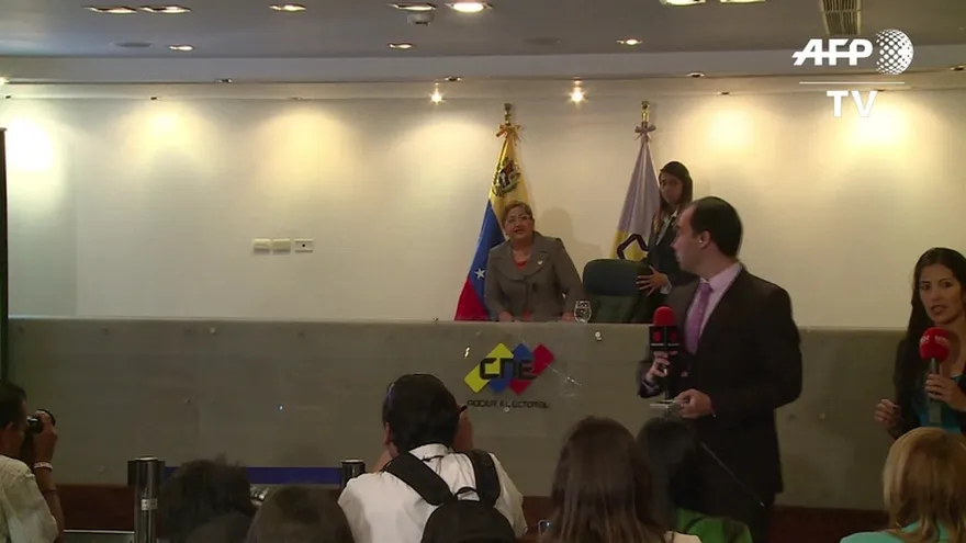 Comienza revisión de firmas por referendo contra Maduro