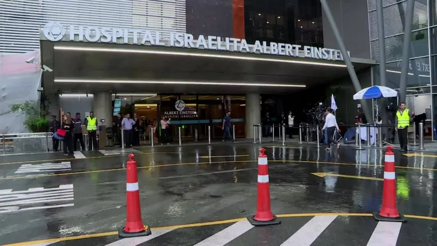 Bolsonaro está "estable" tras sufrir complicaciones por cirugía