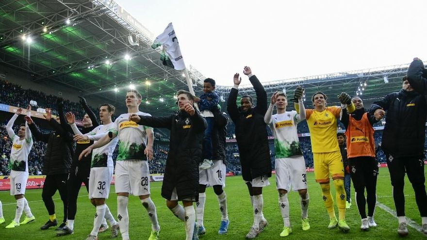 Borussia Moenchengladbach vuelve a ganar y reafirma su liderato