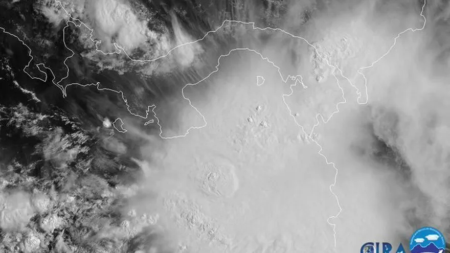 Sinaproc emite aviso de prevención por aguaceros con descargas eléctricas