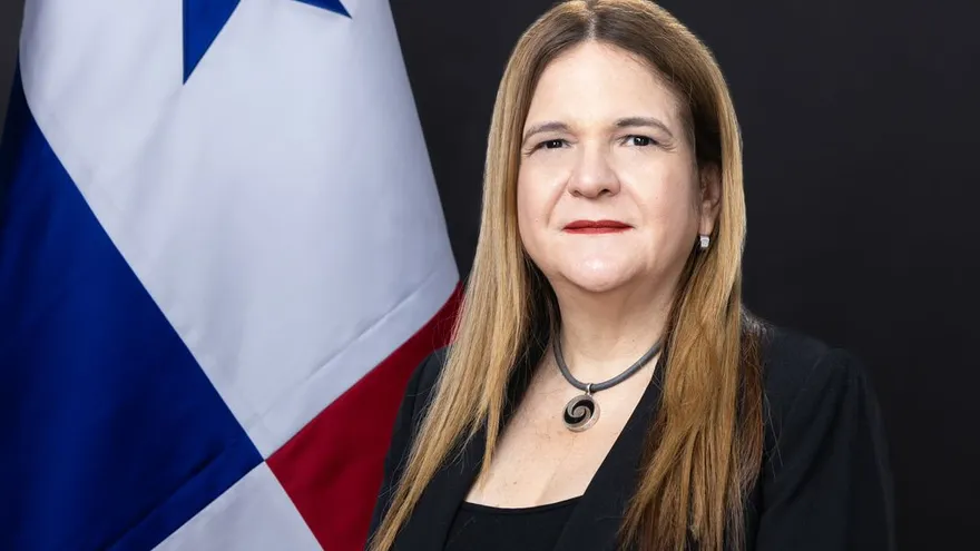 Silvia Mercedes Fábrega Sánchez, quien se desempeñaba como subdirectora general de la Autoridad de la Micro, Pequeña y Mediana Empresa (Ampyme), fue designada como directora general encargada de la entidad, tras la renuncia del exdirector Raúl Fernández de Marco.