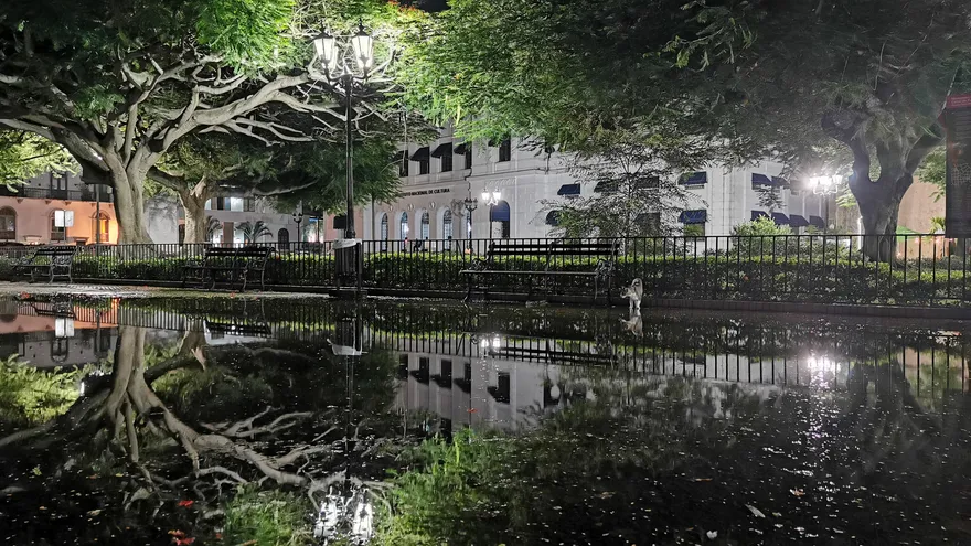 Fotografía tomada en el Casco Antiguo usando el modo noche del Huawei P30 Pro.