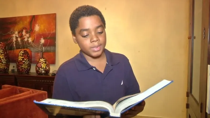 El niño que sueña con ser gastroenterólogo