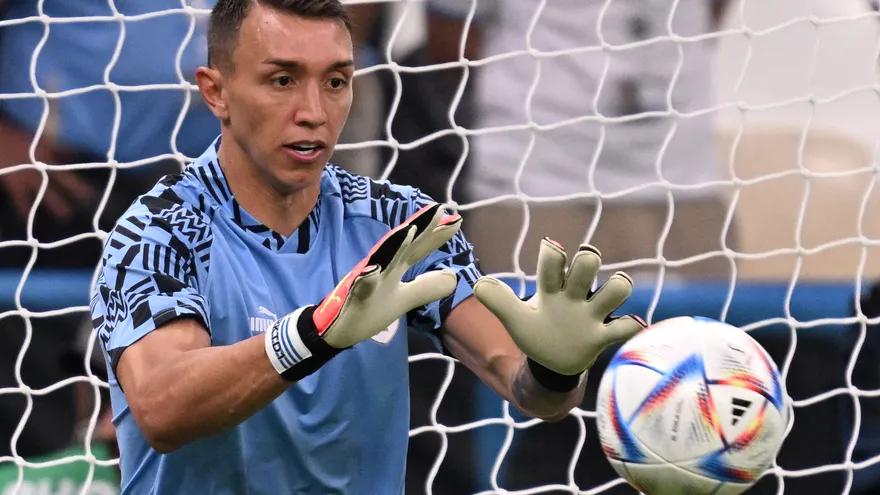 Mundial 2026: Sin sorpresas y con Muslera como histórico, Bielsa presenta la nómina de Uruguay