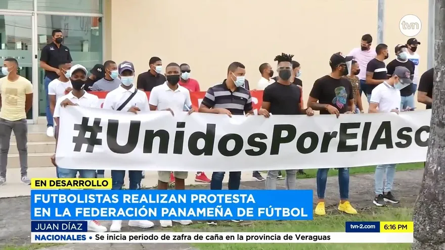 Futbolistas protestan en sede de la Fepafut