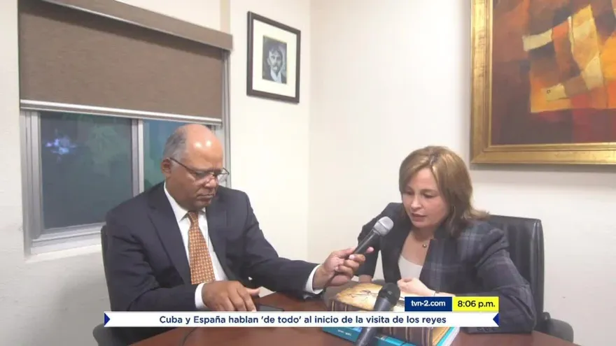 Momento en que la procuradora Porcell anuncia su renuncia