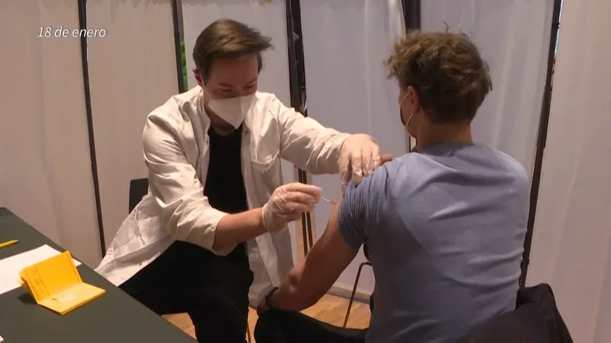 Con ómicron, Europa podría entrever el final de la pandemia