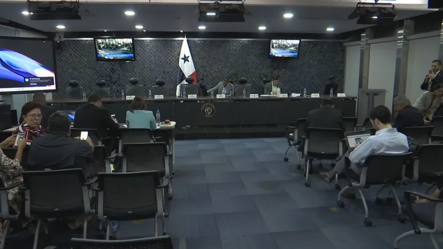 Comisión de Comercio con ausencia de dipuatdos.