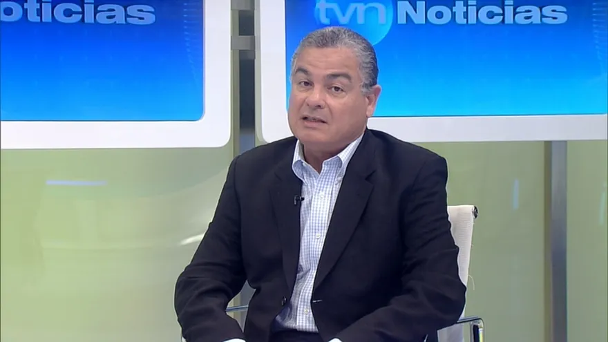 Anel Flores, Político y Empresario