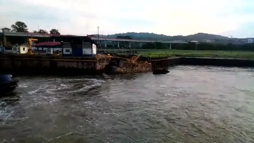 Colapsa una estructura de esclusa del Canal de Panamá