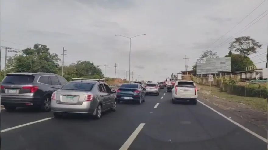 Implementan inversión de carriles en la vía Interamericana ante tráfico denso en Capira y La Chorrera