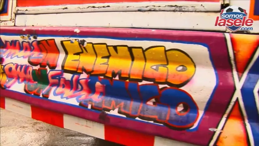 Diablos Rojos junto a la Sele