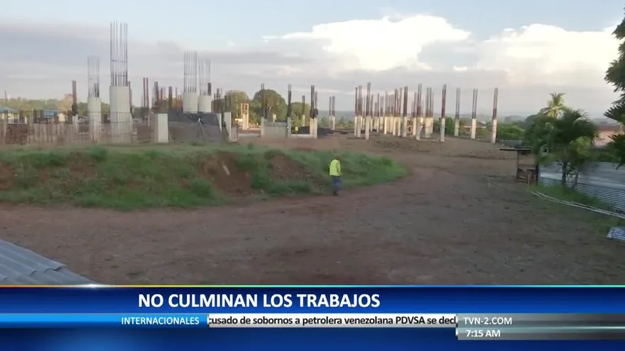 Padres de familia exigen culminar construcción de una escuela en La Chorrera