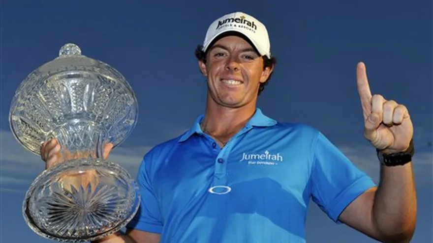 McIlroy contiene a Tiger y asciende al No. 1