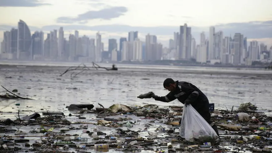 Arquitecto encargado de recuperar playas de Bahía de Panamá da detalles sobre el proyecto