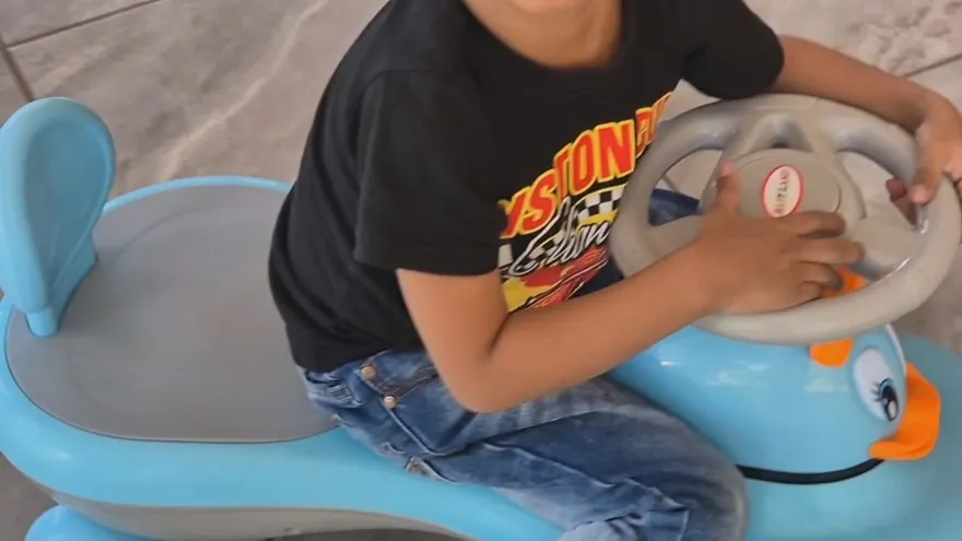 Un corazón que espera ayuda: familia panameña busca reunir $58 mil para salvar a niño de 4 años