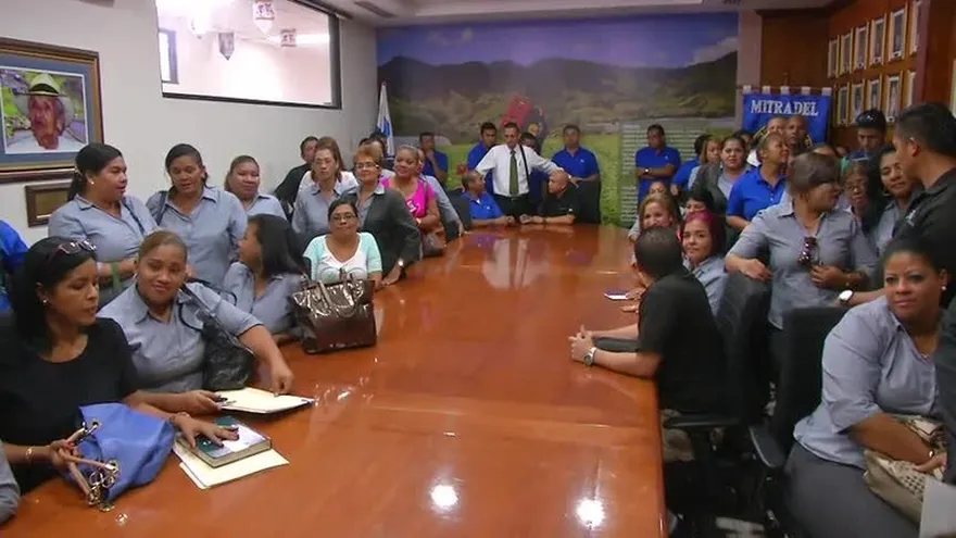 Aprueban fideicomiso de empresas de Waked