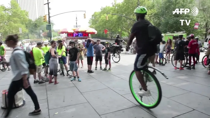 Nueva York anda en monociclo