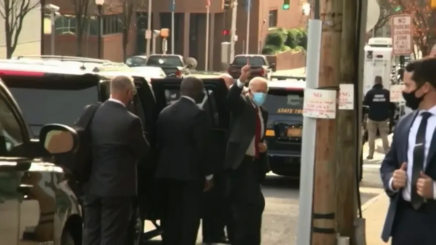 Biden denuncia la "irresponsabilidad" de Trump y rechaza imponer confinamiento nacional