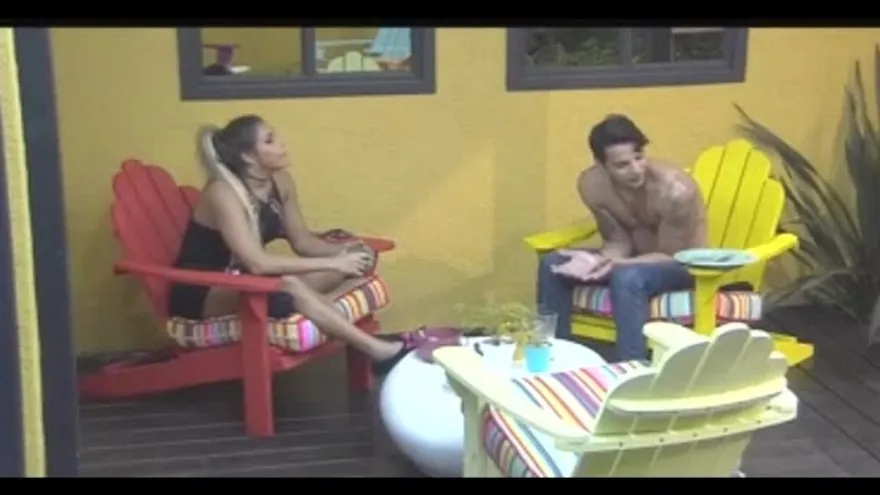 Kathy habla con Angel sobre la envidia en la casa